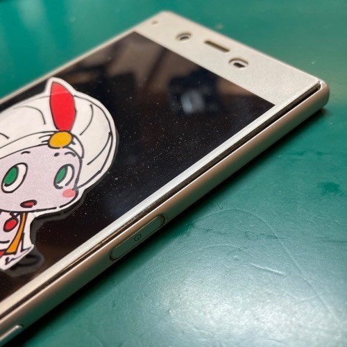日野市からお越しのお客様　Xperia XZS バッテリー膨張修理
