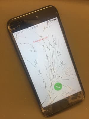 八王子市からのお客様　iPhone7（アイフォン7）ガラス割れによる画面交換修理